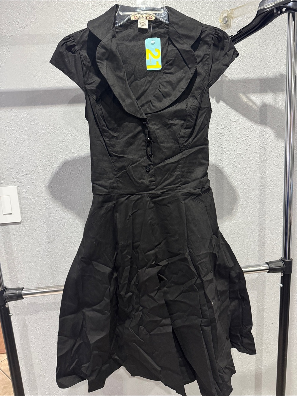 Forever 21 Black Short-Sleeve Fit & Flare Dress